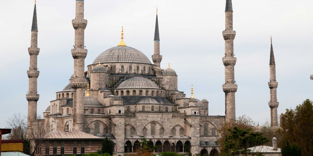 Les six minarets, symboles de pouvoir